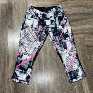 Ideology Black White & Pink Pattern Cropped Leggings Size M